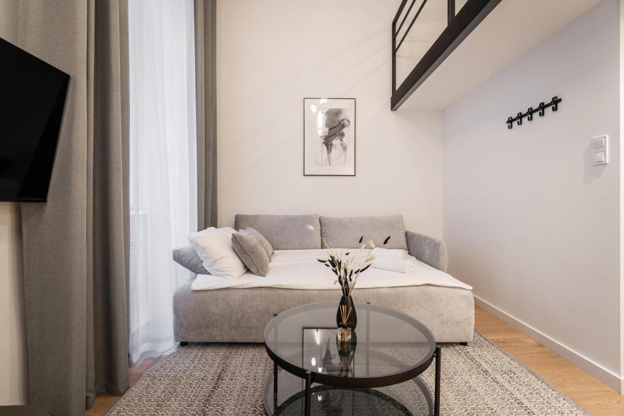 E56 - Grand Boulevard Heritage Residence - Best Location By Bqa Budapest Exterior photo